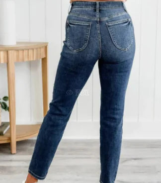 Women's Slim Fit Pull-up Jeans